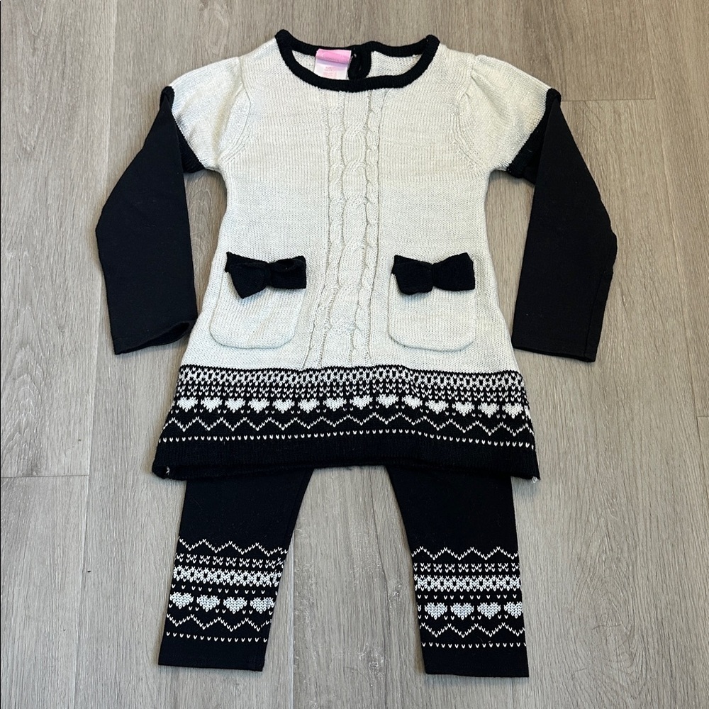 Black and White Knit top with Leggings size 3T